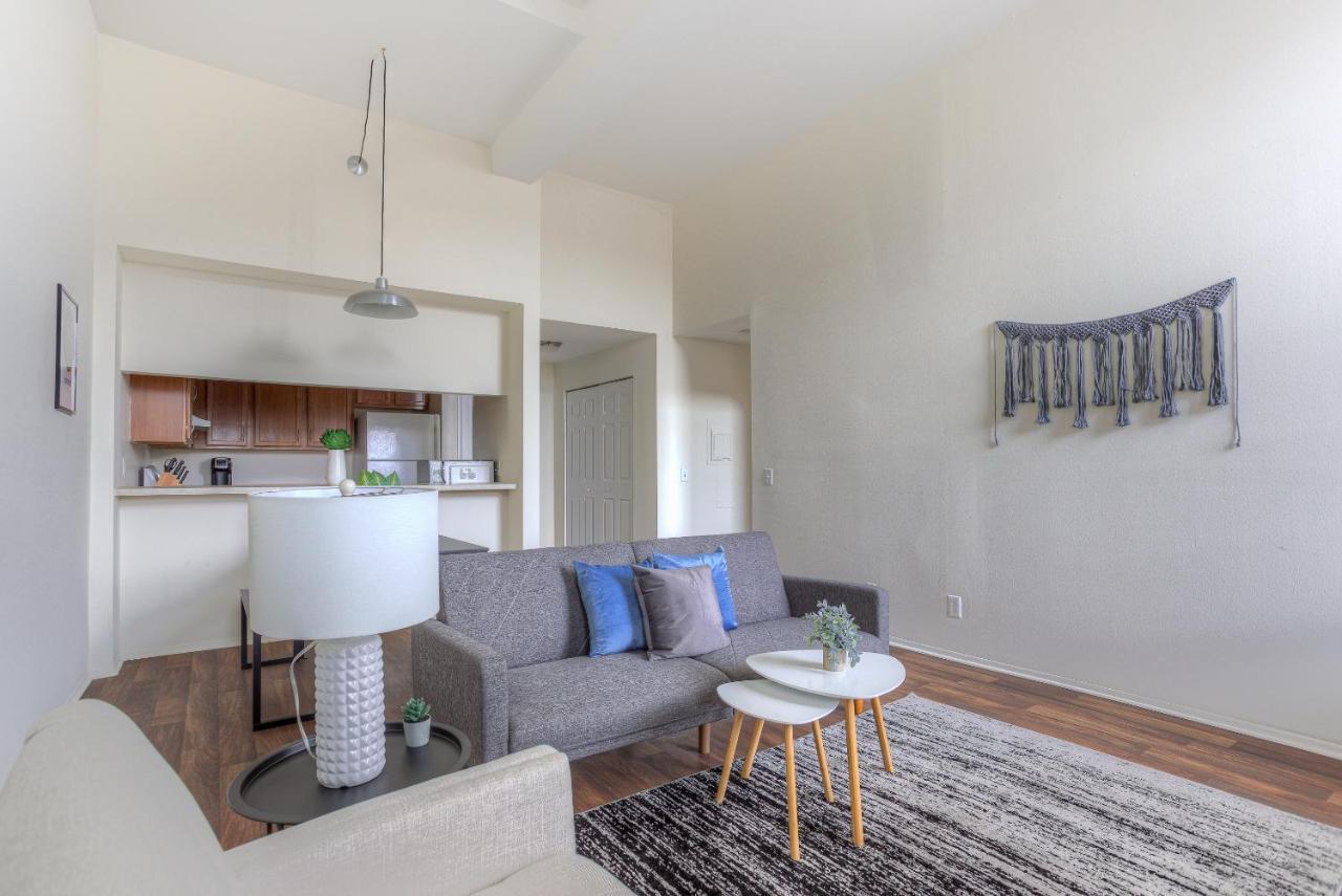 Frontdesk I River Place Apts Rivertown Detroit Διαμέρισμα Δωμάτιο φωτογραφία